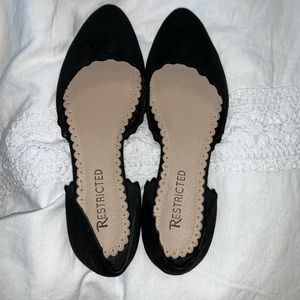 Restricted brand flats